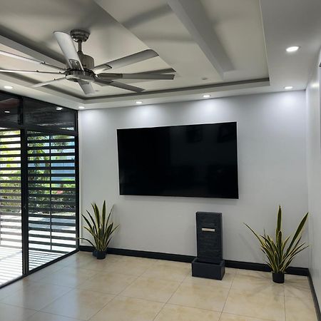 The Jewel Apartment Kingston Bagian luar foto