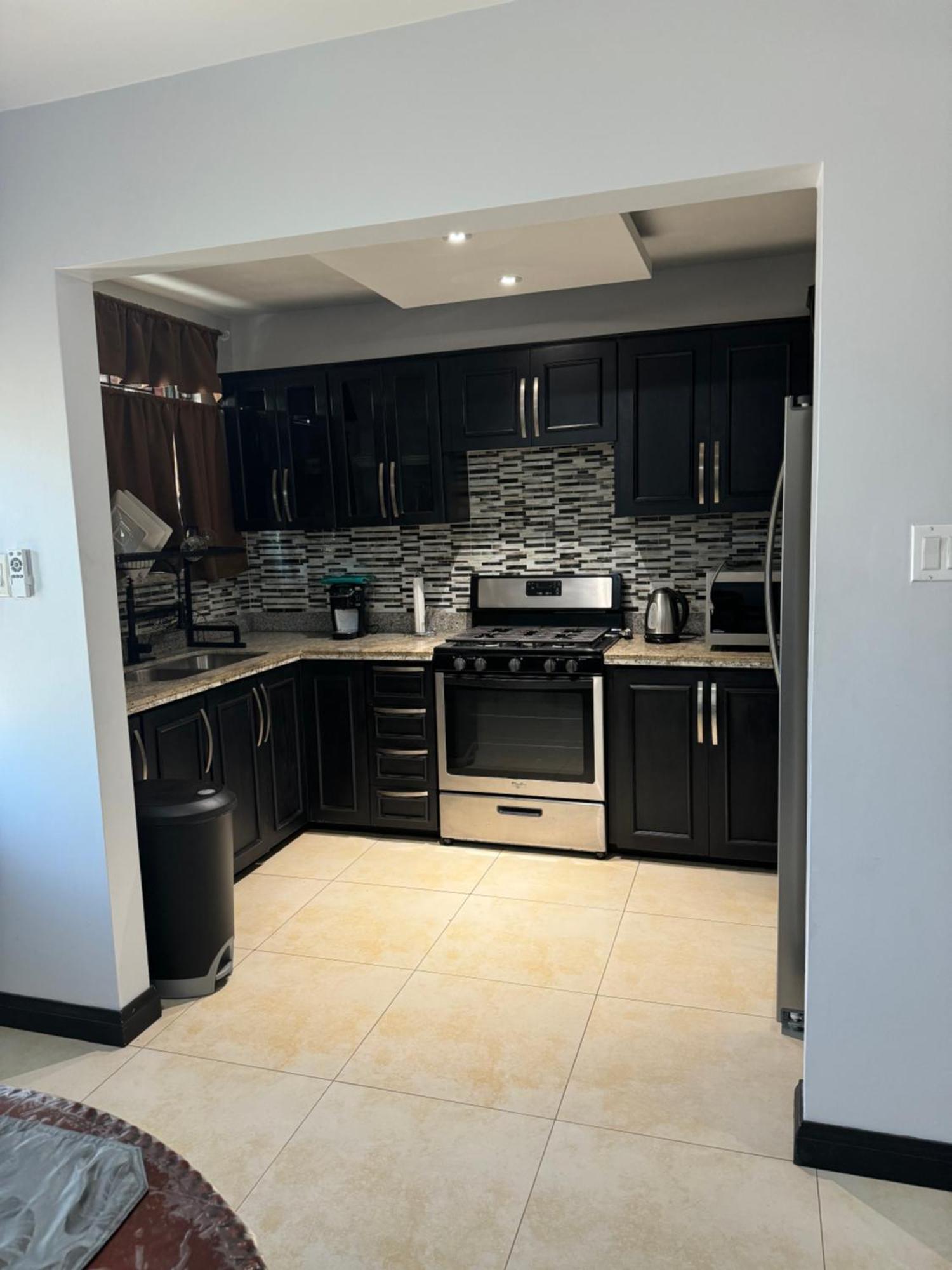 The Jewel Apartment Kingston Bagian luar foto