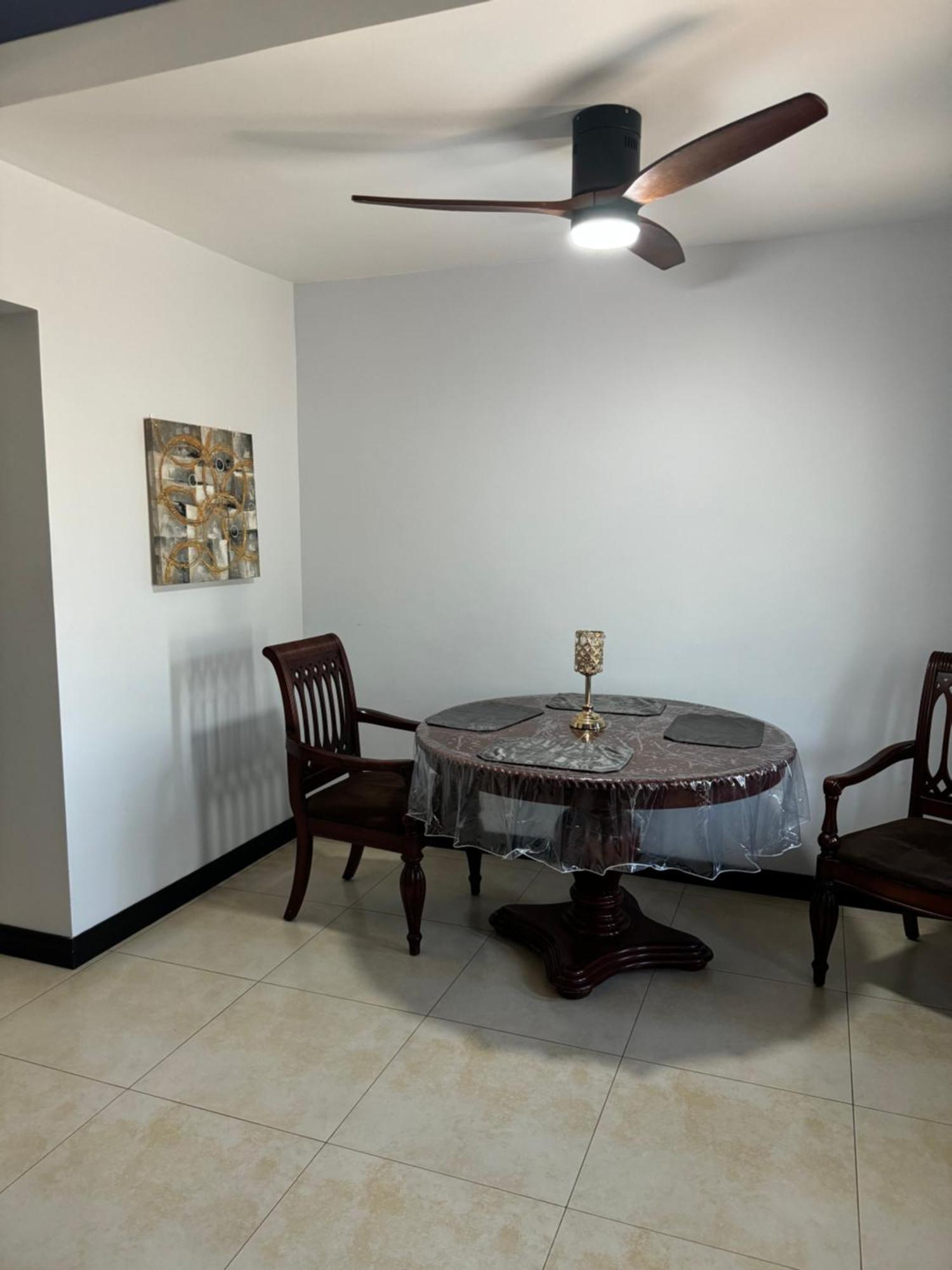 The Jewel Apartment Kingston Bagian luar foto