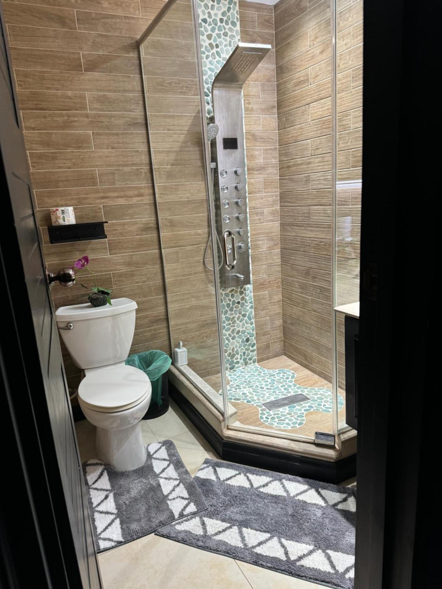 The Jewel Apartment Kingston Bagian luar foto